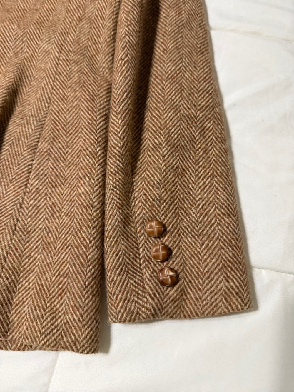 Women’s brown Herringbone 100% Wool Blazer - Picture 10 of 13